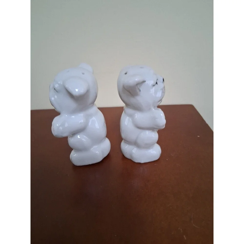 Old 1950s Occupied Japan Porcelain The Dog Vintage Salt Pepper Shakers Set